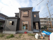 八戸市白銀町堀ノ外25-41　（A棟）